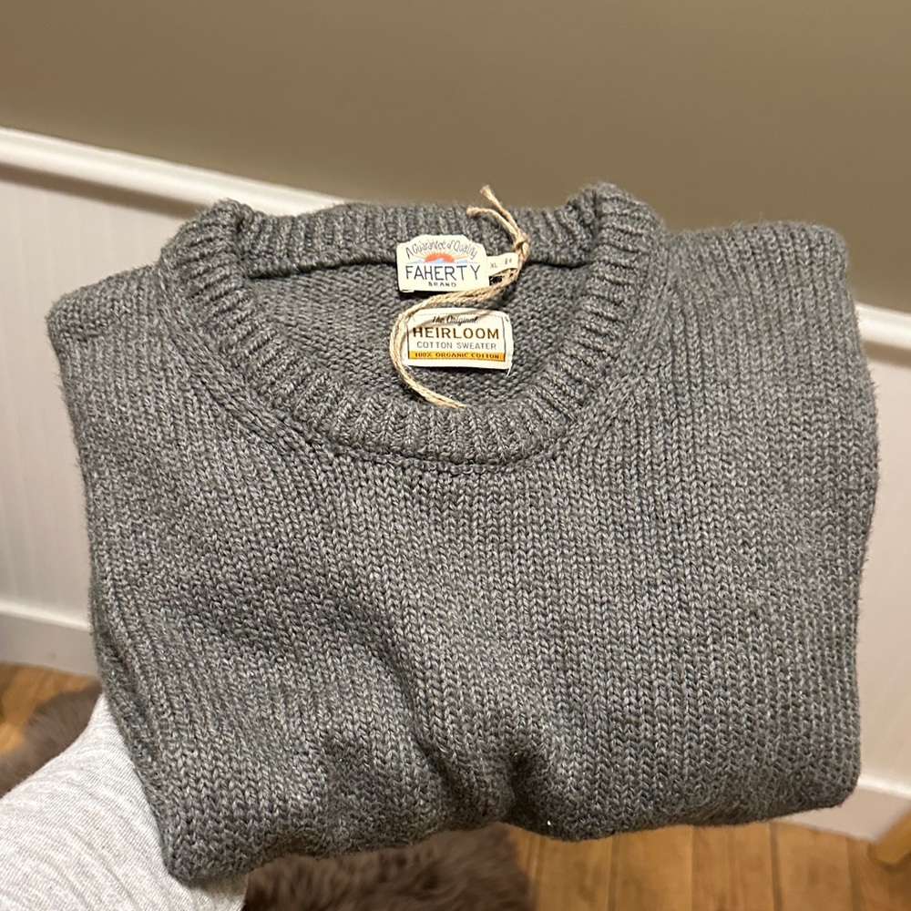 Faherty Crewneck Sweater in Heather Gray